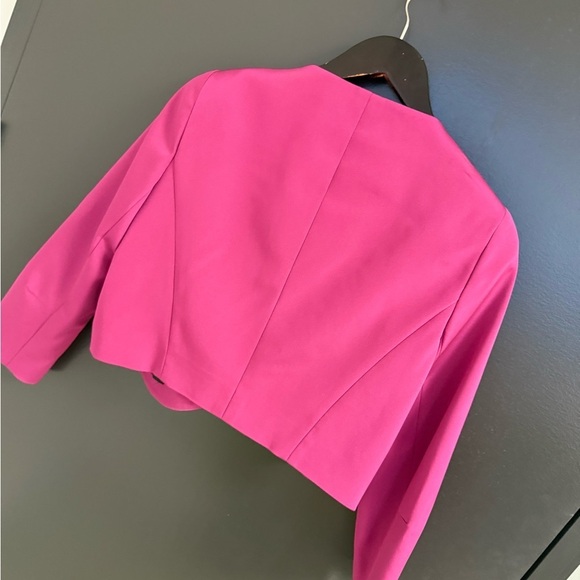 Luisa Spagnoli size 6 crop shiny fusia Blazer with Decorative Brooch EUC * - Picture 5 of 16